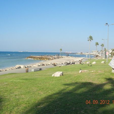 Beach Place Apartments Haifa Esterno foto