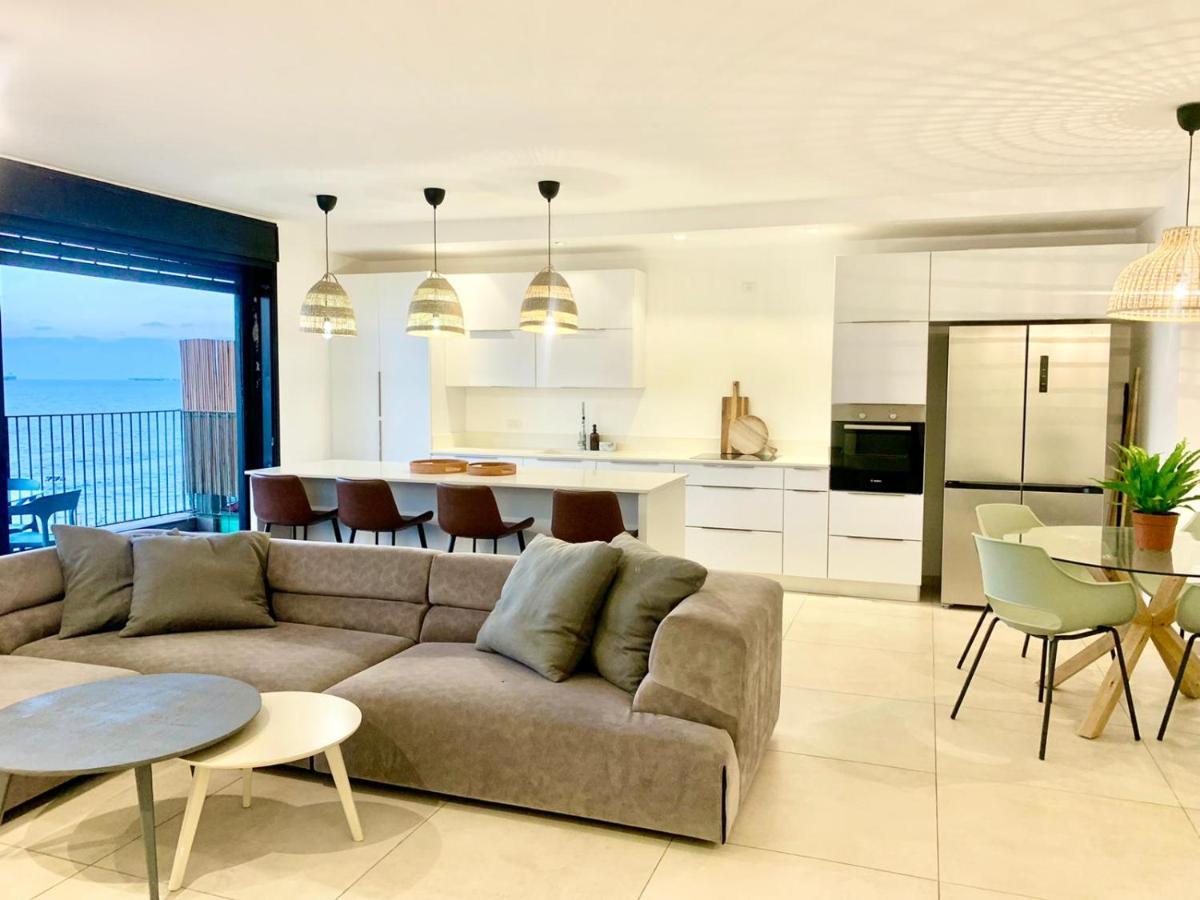 Beach Place Apartments Haifa Esterno foto
