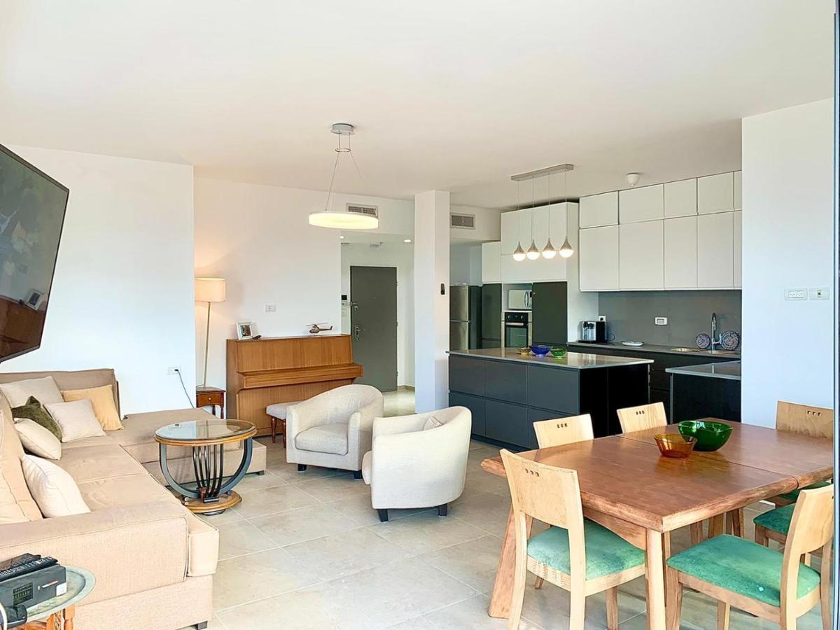Beach Place Apartments Haifa Esterno foto